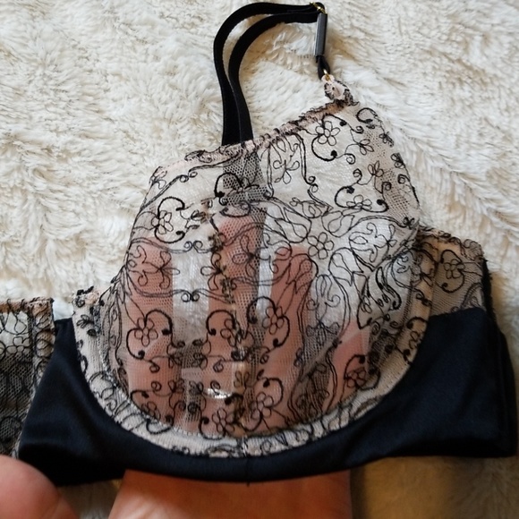 Victoria's Secret VERY SEXY unlined demi - Picture 4 of 8